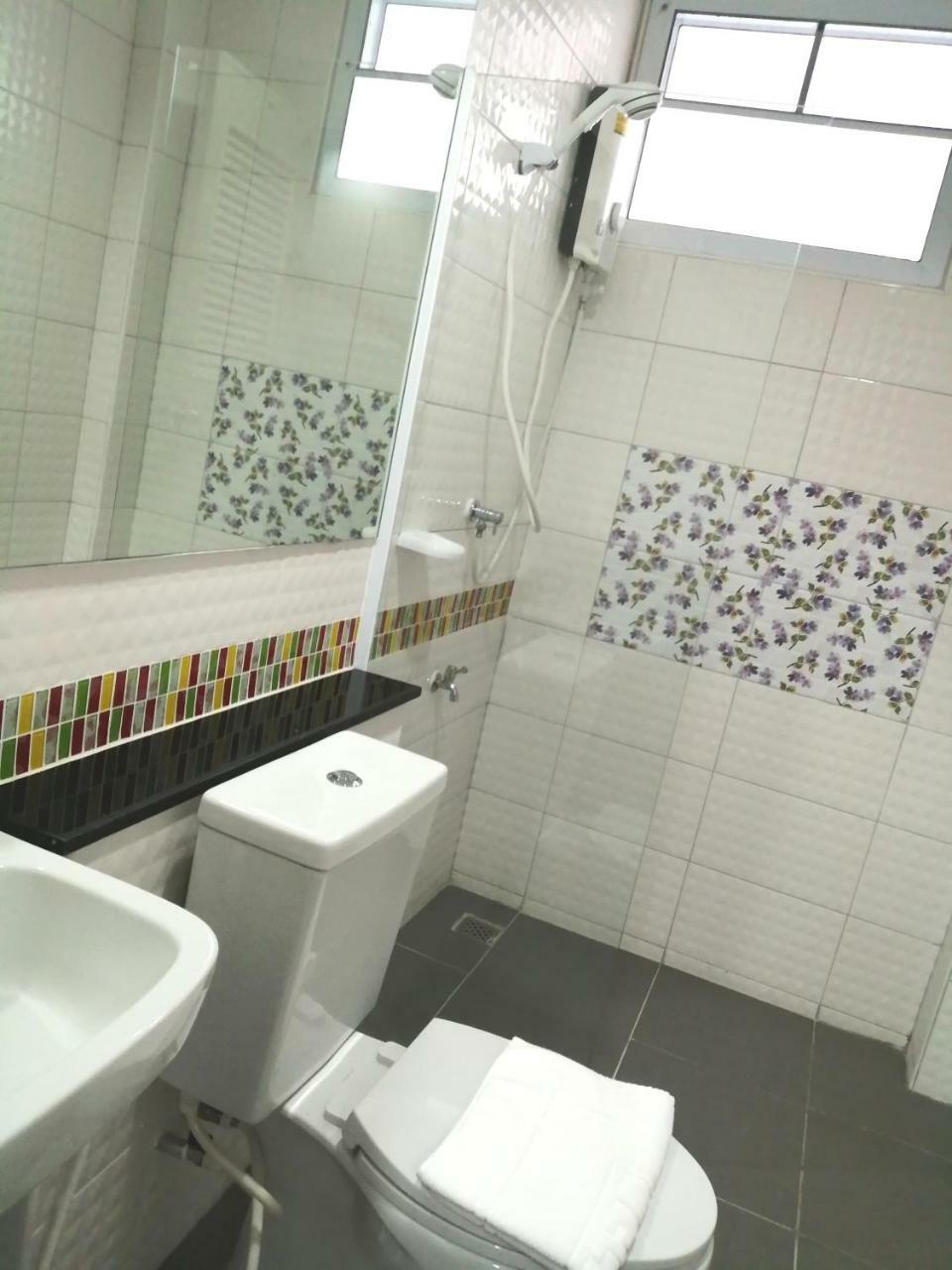 The Like Hotel Udon Thani Extérieur photo